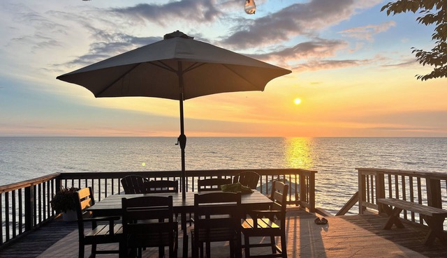 Lakefront Getaway at Renshaw Bay