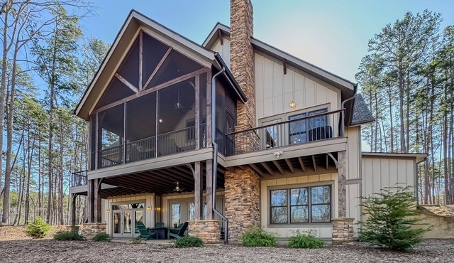 Lakefront Getaway~Dock~Fire Pit~Kayak & Games!