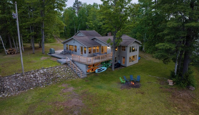 Lakefront Getaway Near Munising & Trails- Sleeps 10