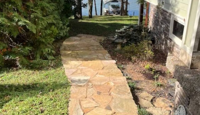 Lakefront Getaway Near Nashville