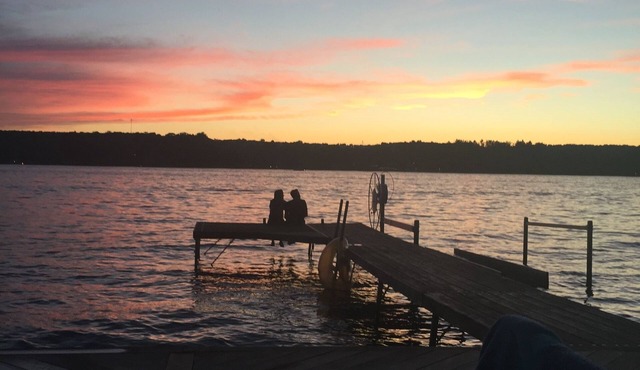 Lakefront getaway perfect for 2-3 families traveling together sleeps17+ guests