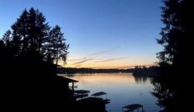 Lakefront Getaway at Lake Sawyer