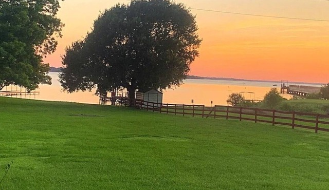 Lakefront Getaway