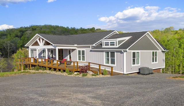 Lakefront Getaway at Swan Seymour w/Kayaks