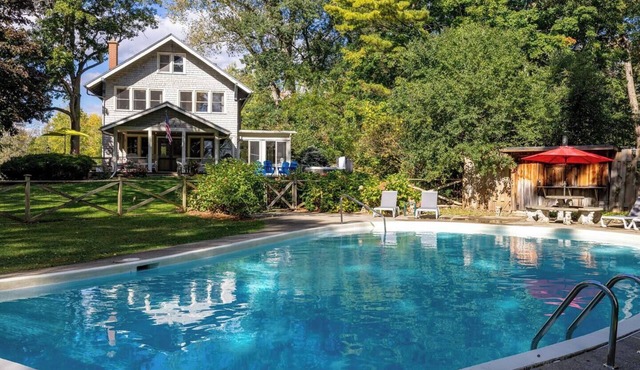 Lakefront Getaway w/Private Nordic Spa, Sauna + Hot tub, Seasonal Heated Pool!