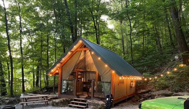 Lakefront Glamping Cabin!