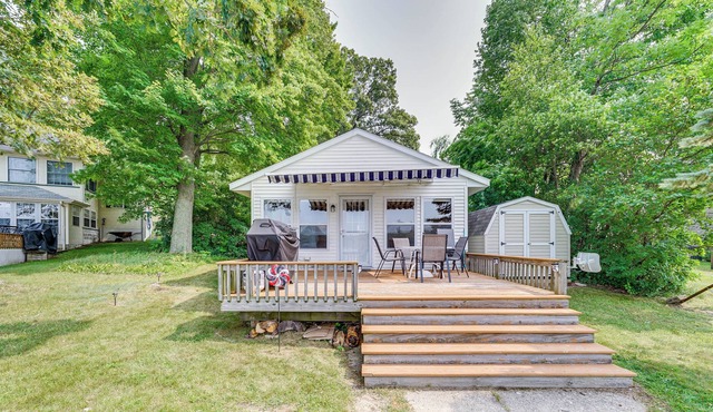 Lakefront Grant Cottage w/ Grill & Fire Pit!