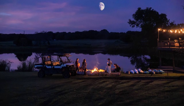 Lakefront Guest Ranch Retreat w/Kayaks/Fishing/Pools/RecCourt/FarmAnimals