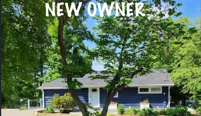 LAKEFRONT HAVEN: 4BR/3BA TAKE ADVANTAGE OF KAYAKING, SWIMMING, n& BOAT RENTALS!