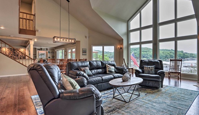 Lakefront Haven: Family-Friendly Sunrise Beach Gem