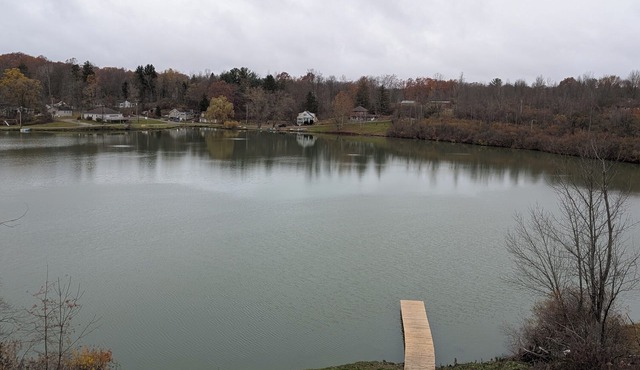 Lakefront Haven w/50-ft Dock 4BR Near Punderson Park & Amish Country EV Charger