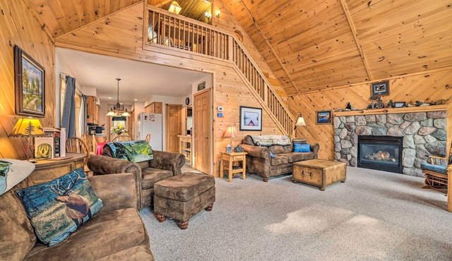 Lakefront Hawks Getaway - Fire Pit & Kayaks!