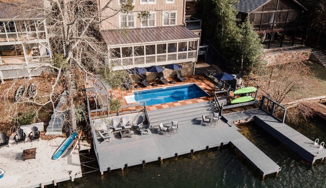 Lakefront -Heated Pool -EV Charger -Dock -Fire Pit -Kayaks -Game Room