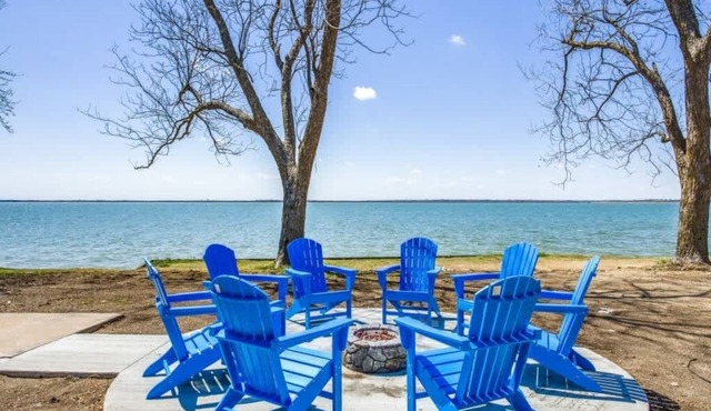 Lakefront Heath Retreat