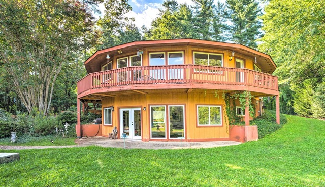 Lakefront Hendersonville Cabin Near Fishing!