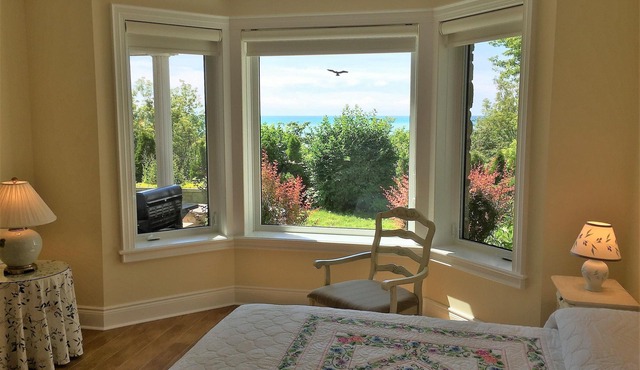 Lakefront High-End Suite in Kincardine