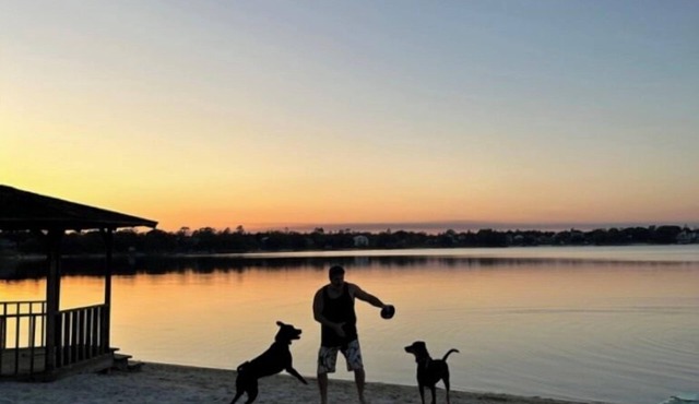 Lakefront Home + Private Beach + Firepit + Kayaks + Pets