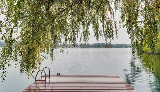 Lakefront Home: 3 Mi to Joint Base Lewis-McChord