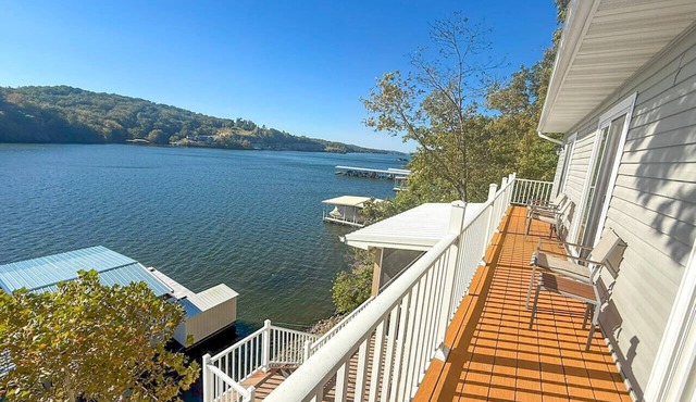 Lakefront Home-3BD/2.5BA/Dock/Grill/Firepit/Kayaks