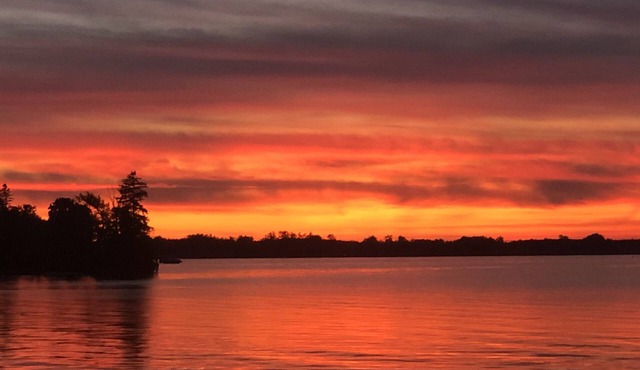 Lakefront home away from home with hot tub