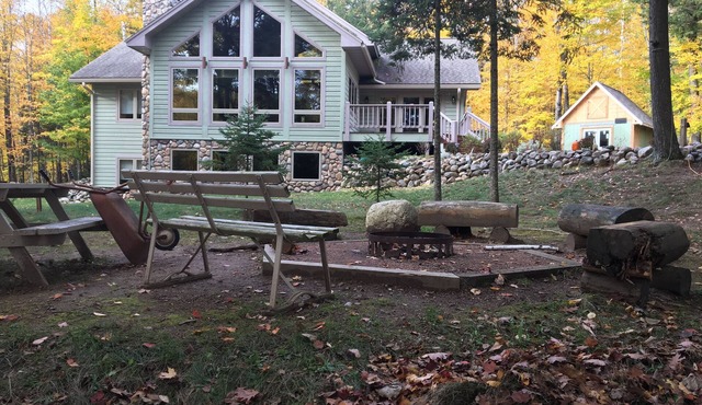 Lakefront Home - Family Vacations, Ice Fishing, Snowmobiling