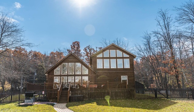 Lakefront Home in the Poconos
