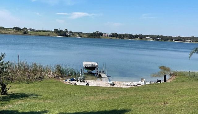 Lakefront home in Lake Wales