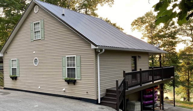 Lakefront home near Mammoth Cave