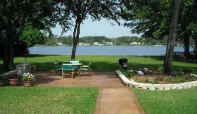 LAKEFRONT HOME NEAR ALL ATTRACTIONS