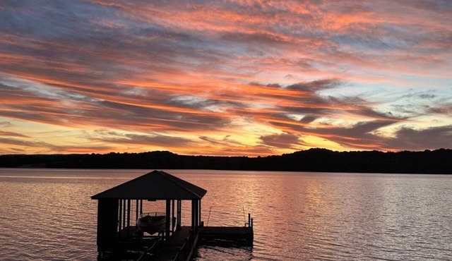 Lakefront Home Near Chattanooga