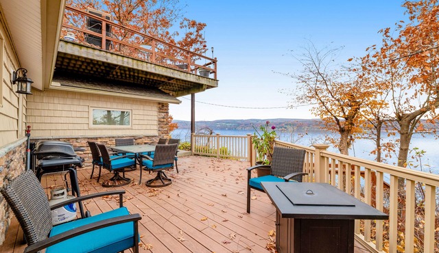 Lakefront home near golf with deck & two firepits - close to attractions