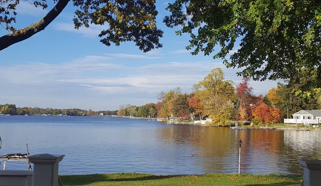 Lakefront home on All-Sports Long Lake