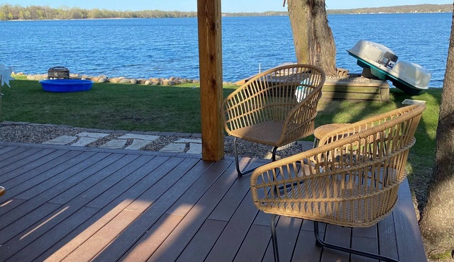 Lakefront home on Beautiful Lake Francis, only 1 hour from the Twin Cities
