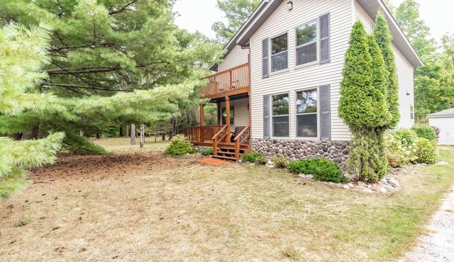 LAKEFRONT HOME ON CASTLE ROCK LAKE WITH PRIVATE PIER - PET FRIENDLY