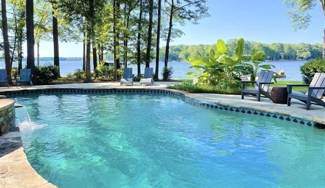 Lakefront Home on Lake Oconee with Salt Water Pool and Hot Tub