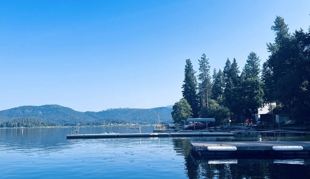 Lakefront Home on Newman Lake