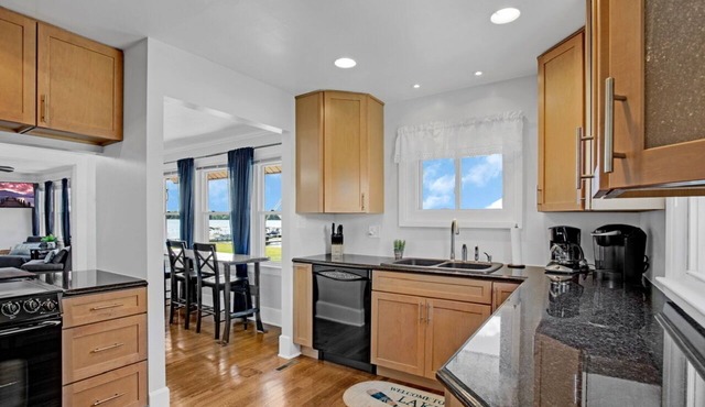 Lakefront home on Chippewa Lake OH. Includes kayaks and paddle boards (SUPs).