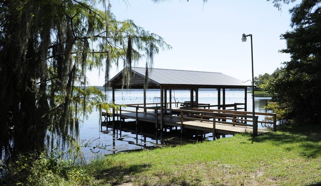 Lakefront HOME on the "BIG" water of Lake Seminole. We Strive to be the Best!