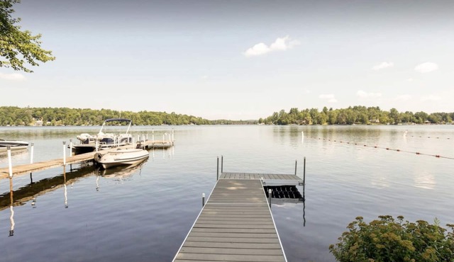 Lakefront Home on Woodstock Way