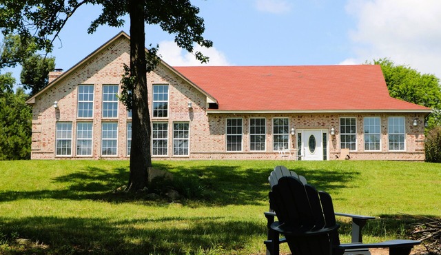 Lakefront Home! Relax and Enjoy Wide Open Views of Lake Palestine!