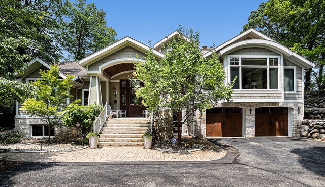 Lakefront Home w/High-Speed WiFi, Private Beach, Gas Grill, Washer/Dryer, & more