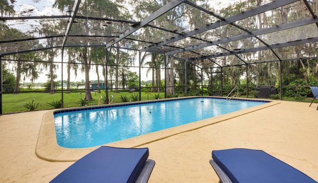 Lakefront Home w/Hot Tub & Dock in Orlando!