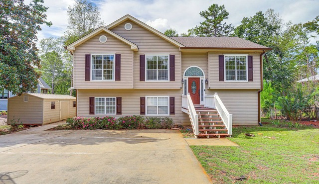 Lakefront Home w/Private Boat Dock on Lake Lanier