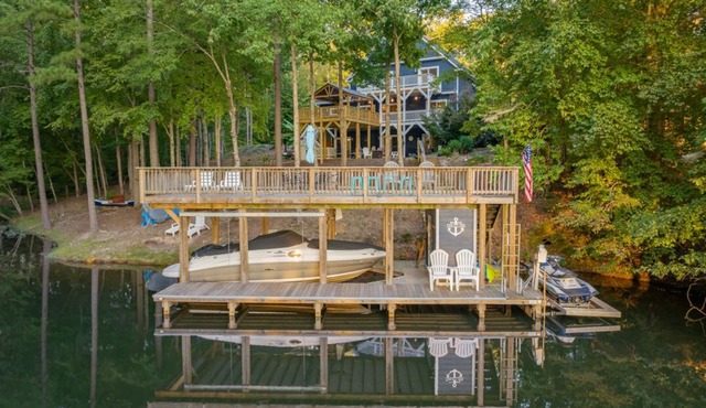 Lakefront Home w/Pool, Lazy River, Dock, Firepit, Kayaks, Games, Pool Table
