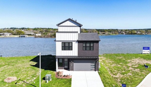 Lakefront Home w/Rooftop Patio, Private Dock, Fire Pit & Outdoor Kitchen