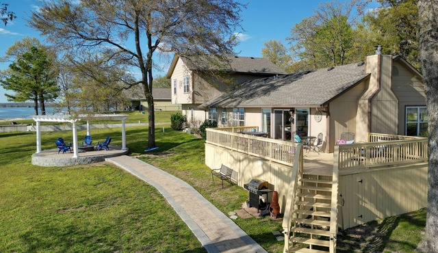 Lakefront Home w/Shared Boat Ramp in Grove!