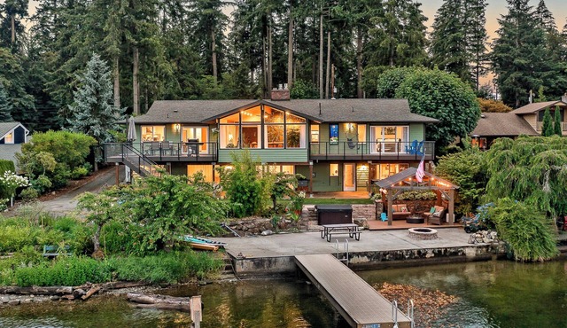 Lakefront Home with Hot Tub, Kayaks, Fire Pit, & Breakfast Included