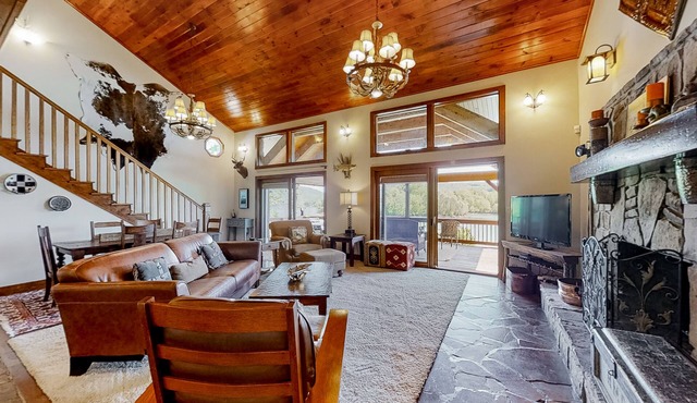 Lakefront home with amazing views, grill, fire pit, private dock, & AC