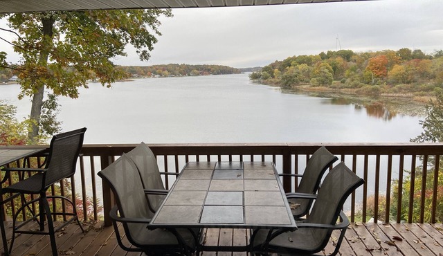 Lakefront Home with a spectacular view