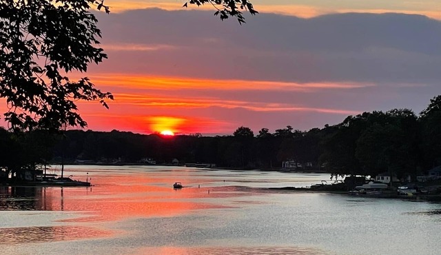 Lakefront Home with Amazing Sunsets